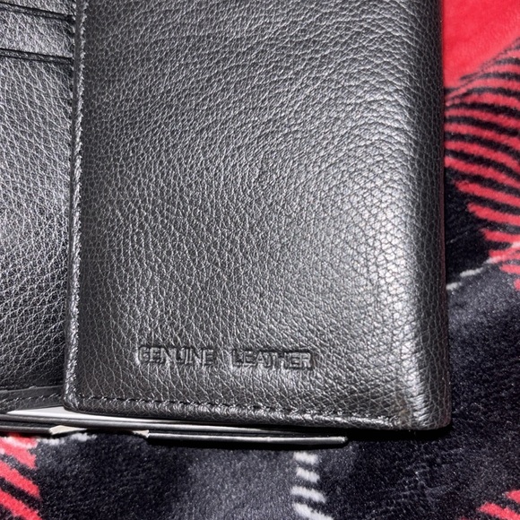 True religion Leather Wallet! Sale Item🚨 New! - Picture 3 of 4